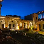 Cavusin Cave House-cappadocia Bed & Breakfast 4*