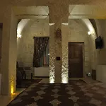 Cavusin Cave House-cappadocia Bed & Breakfast