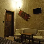 Cavusin Cave House-cappadocia Bed & Breakfast