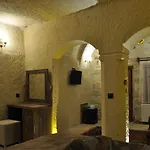 Cavusin Cave House-cappadocia Bed & Breakfast