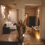 Cavusin Cave House-cappadocia Bed & Breakfast