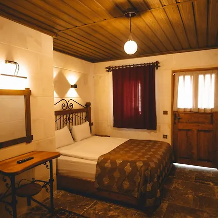 Cavusin Cave House-cappadocia Bed & Breakfast