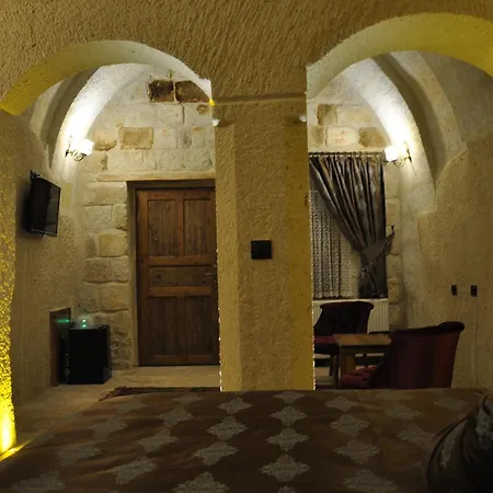 Cavusin Cave House-cappadocia Bed & Breakfast