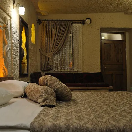 Cavusin Cave House-cappadocia Bed & Breakfast